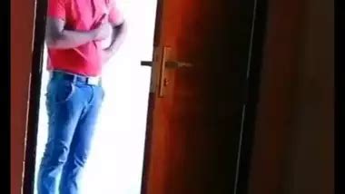 Hot Daring Wife Nude In Front Of Delivery Boy XXX Indian Films