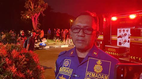 Kerahkan Mobil Damkar Pemadaman Kebakaran Gudang Peluru Tni