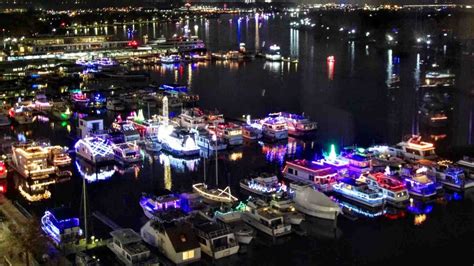 wharf boat parade  dazzling spectacle   water