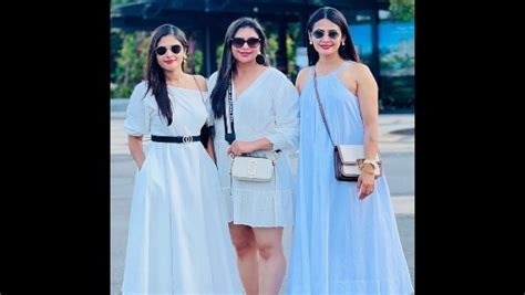 ವದಶದಲಲ ಸನಹತಯರದಗ ಕವಯ ಗಡ ಸಖತ ಪಸ Kannada Actress Kavya Gowda Bold and Hot