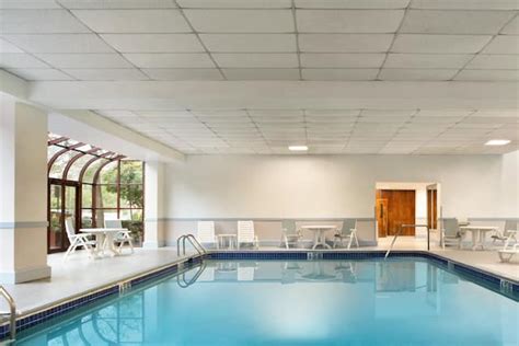 Hotels near Bronx, New York, NY - Find Hotels - Hilton