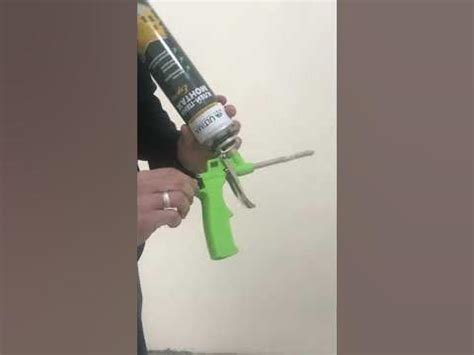 Как быстро и легко почистить монтажный пистолет от засохшей пены - YouTube