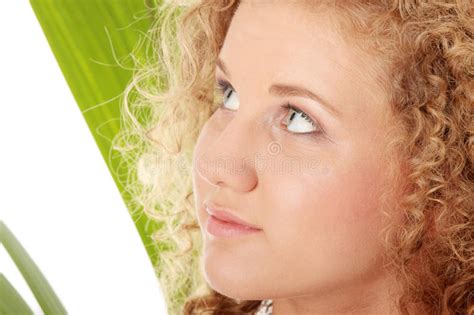 Fille De L Adolescence Dans Le Bikini Verticale Haute Proche Photo Stock Image Du Adulte