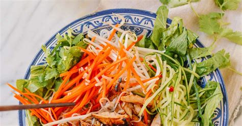 Vietnamese Rice Noodle Salad With Chicken Recipe — Samsung Food