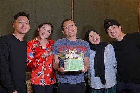 Kelihatannya Harmonis Usai Punya Cucu Tak Disangka Anang Hermansyah