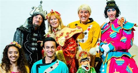 Panto website 2 – Theatre Royal Windsor
