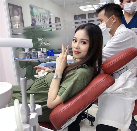 hot mom đình đám dù đẻ nhiều con vẫn son trẻ quyến rũ vợ đại gia kim cương cũng lọt danh sách này