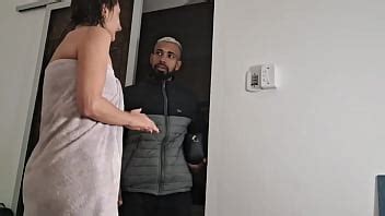 L électricien est allé ranger la maison et a reçu un cadeau XVIDEOS