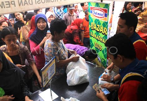 pasar murah jakarta antara foto