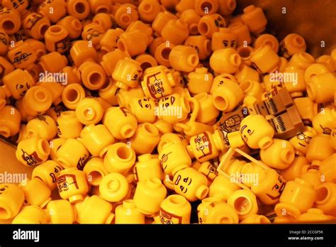 Lego head hi-res stock photography and images - Alamy