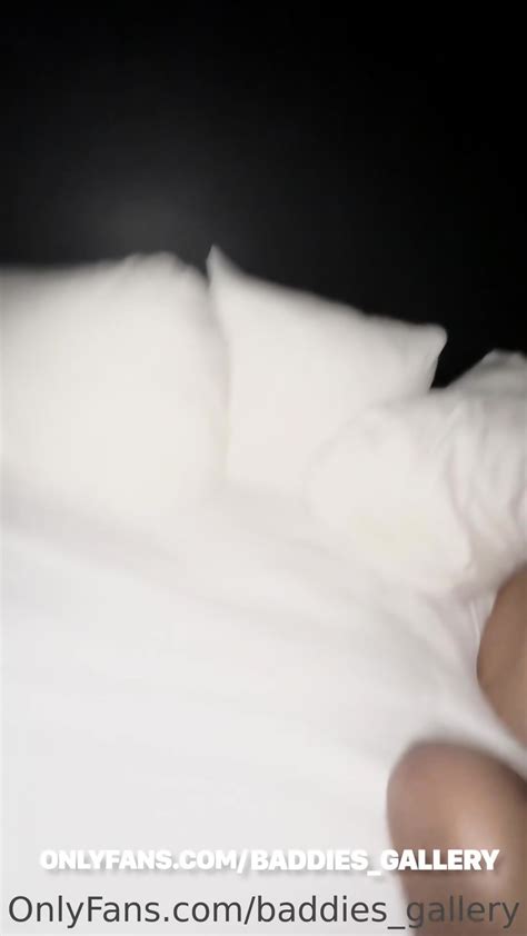 Deliciosa Busty Blonde Swallowing Black Cock