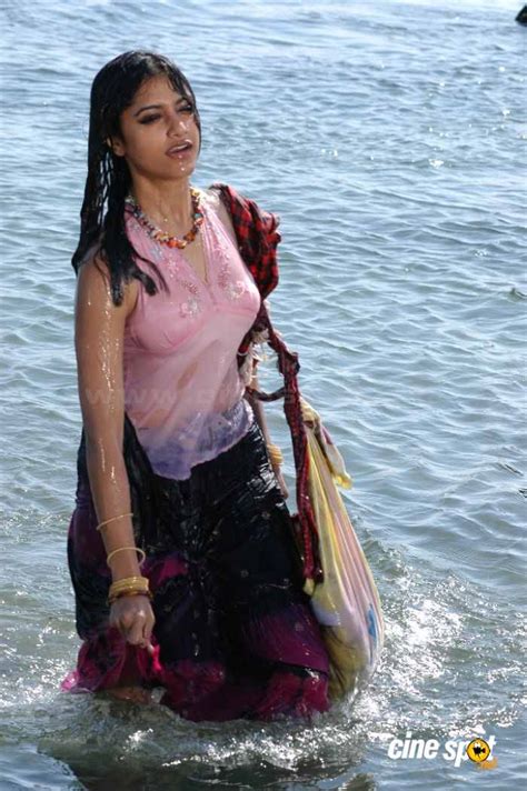 Mamatha Mohandas Hot Navel Photos Online Hot World