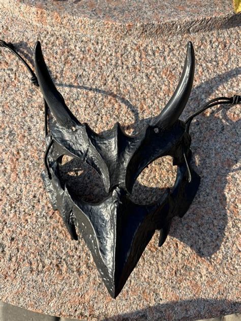 Маска чёрная, ворона, с рогами , маска пластик, костяная — ціна 290 грн ...