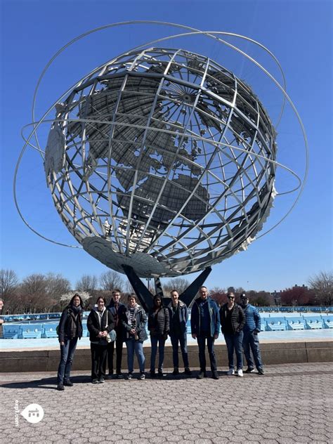Brooklyn Bronx Queens Bus Tour on 3 April 2023 with Manuela – New York