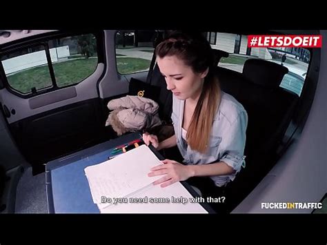 VIP SEX VAULT La caliente Cindy Shine está tan cachonda que se folla a un taxista XVIDEOS