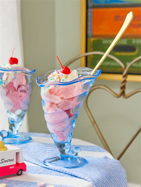 Shop The Vintage 1950s Bormioli Rocco Ice Cream Sundae Glasses At