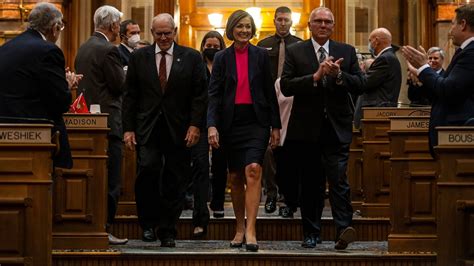 Iowa Gov Kim Reynolds Pushes For School Choice Bill Axios Des Moines