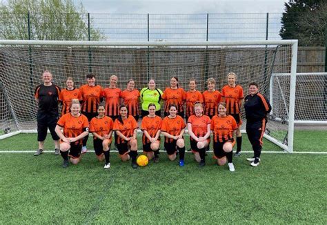 Newly Reformed Wokingham And Emmbrook Fc Ladies Team Back In Action