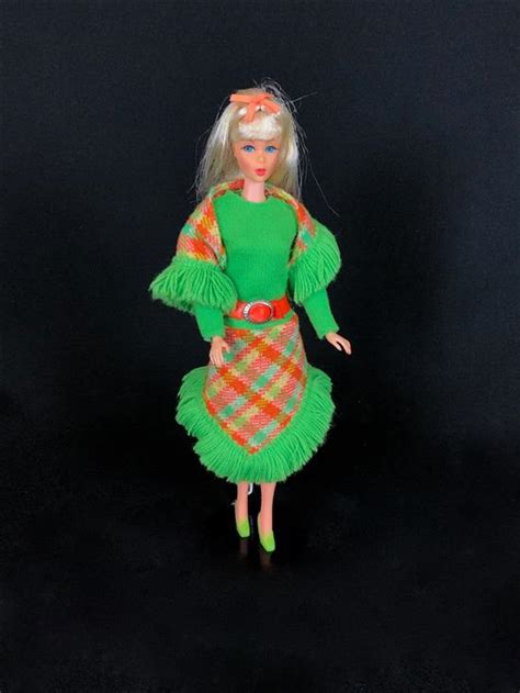 Lot VINTAGE PLATINUM BLONDE TWIST N TURN BARBIE IN TAGGED VERY HARD TO FIND 3433 ALL ABOUT