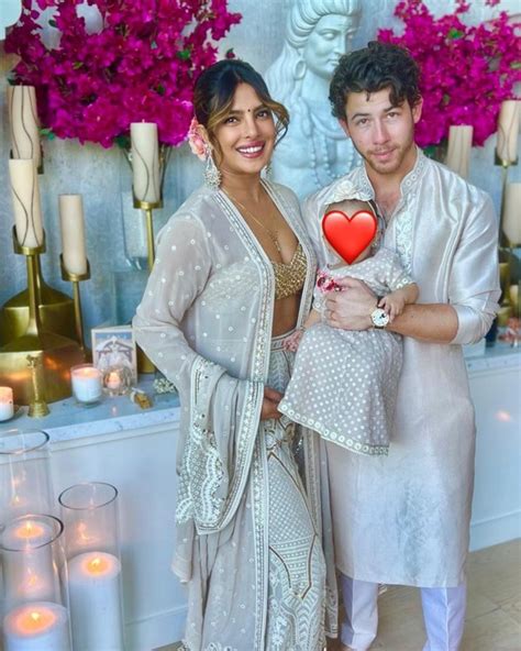 Priyanka Chopra E Nick Jonas Celebram Festa Religiosa Hindu Filha