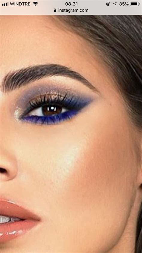 Pin Di Tabitha Blades Su My Style Trucco Per Abito Blu Trucco Per