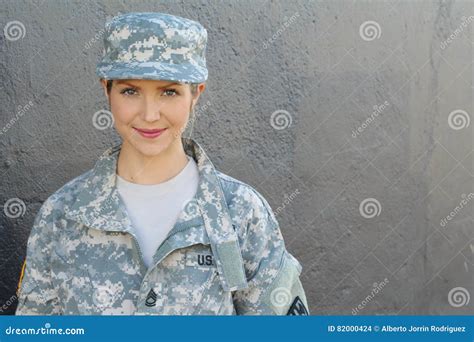 Pretty Women In The Army