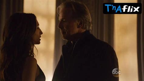 India De Beaufort Underwear Scene In Blood AND Oil Porn Videos