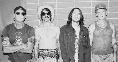 Red Hot Chili Peppers confirma álbum Unlimited Love y lanza nueva canción Black Summer