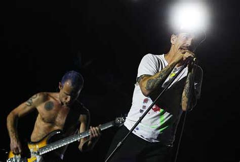 Red Hot Chili Peppers Hace Vibrar El Cierre De Rock In Rio Madrid Primera Hora