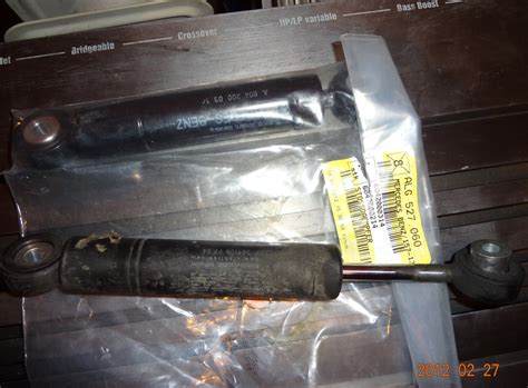 Замена амортизатора .15минут — Mercedes-Benz E-Class (W124), 3 л, 1994 ...