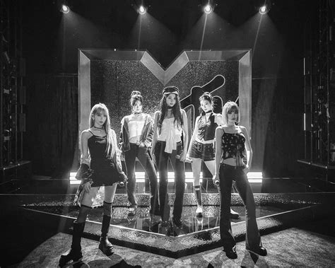 D編集長の裏ブログ LE SSERAFIMCRAZY hot n funステージ衣装まとめ