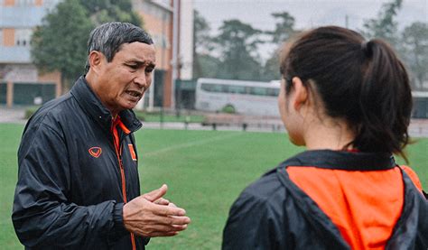 Giọt nước mắt của hot girl ĐTVN lời gan ruột nơi HLV Mai Đức Chung và nỗi lòng ẩn sau ý định bỏ