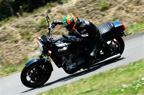 怒濤のごとくわき上がる、ねばり強いパワー感／z1300 試乗・車両解説 カワサキイチバン