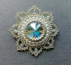 Броши | Bead embroidery tutorial, Bead work, Seed bead tutorial