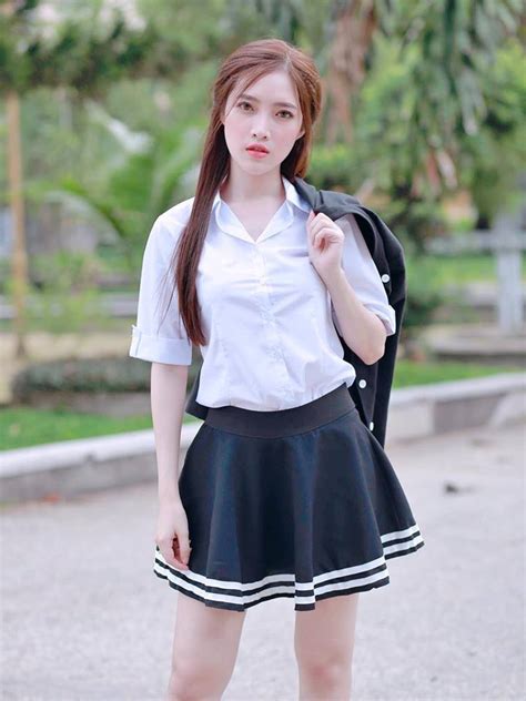 Lột bỏ vẻ sexy hot girl Thảo My gây ngạc nhiên với hình ảnh nữ sinh