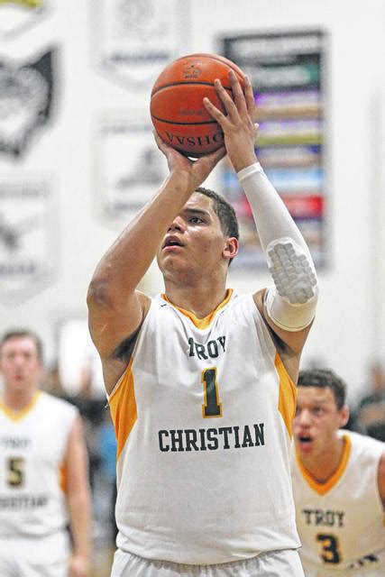 Eagles Stun Warriors 44 42 Troy Daily News