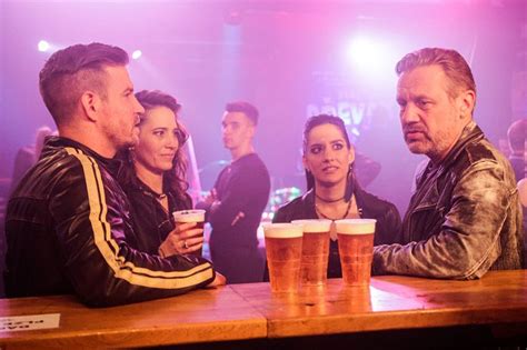 Polda Sex drogy rocknroll S E Galerie Z epizody ČSFD cz