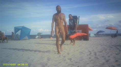 Nude Beach Hotties video ThisVid 日本語で