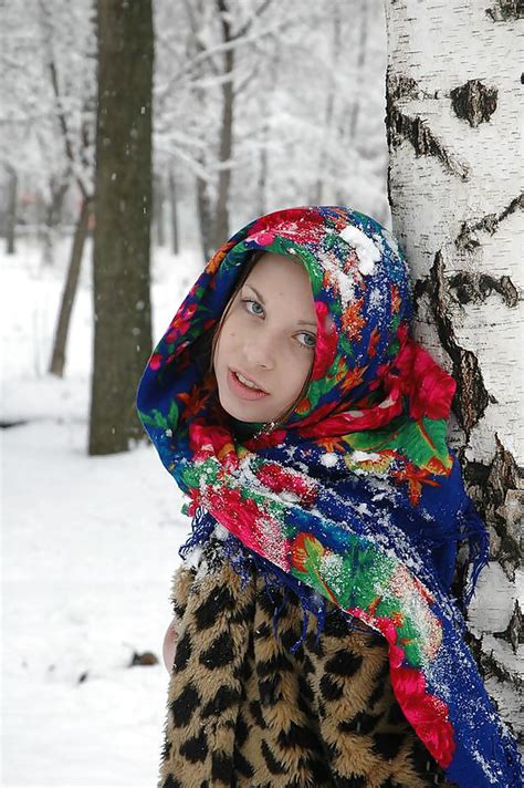 Busty Brunette Posing In The Snow Porn Pictures Xxx Photos Sex Images Pictoa