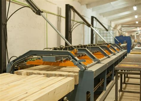 Купить клееный брус в СПБ от производителя, цена профилированного бруса