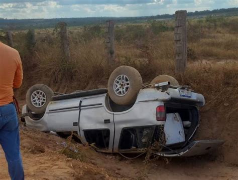 Homem Que Capotou Carro Na Zona Rural De Vilhena Havia Pegado O Ve Culo