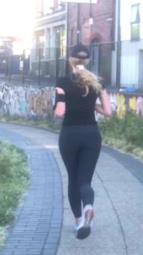 Fit Blonde Running In Grey Leggings ThisVid