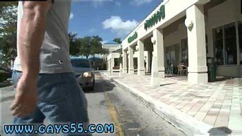 Al aire libre meando gay twinks y gratis los cumming en público macho Caliente XVIDEOS