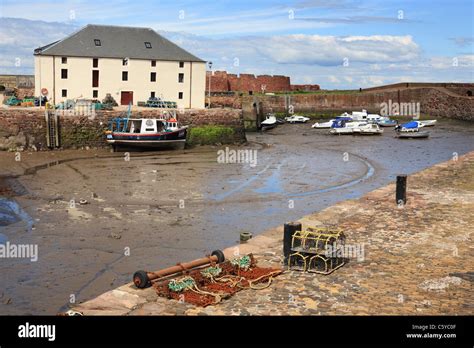 Fishing Boat Rockhopper Lh138 In Dunbar Old Harbour East Lothian