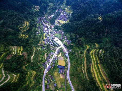 高清航拍台江苗寨 深山里的“世外桃源” 贵州旅游在线