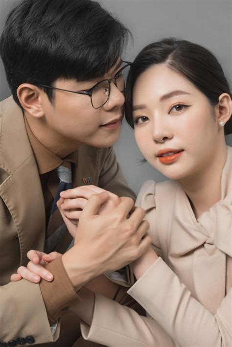 Cặp đôi Gia đình truyền hình đang hot trên TikTok đều là MC nổi tiếng Báo Dân trí