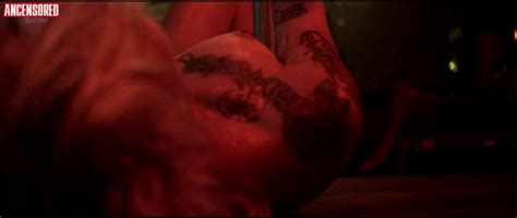 Naked Unknown In Travessia