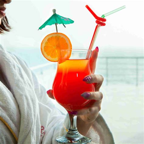 How To Make The Perfect Sex On The Beach Cocktail