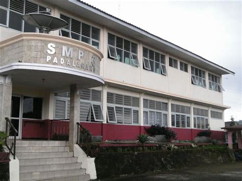 SMP NEGERI 3 PADALARANG - annibuku.com