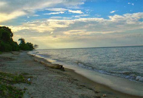 Menyelusuri Jejak Sejarah Di Pantai Sumur Tujuh Bangka Tengah